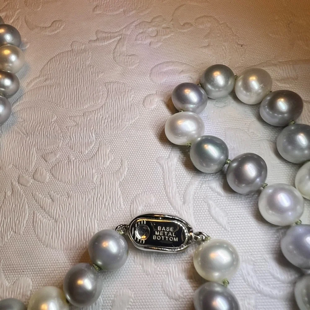 Classic Silver and Imitation Pearl Necklace